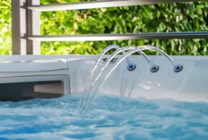 Smart habits for consistently clear hot tub water